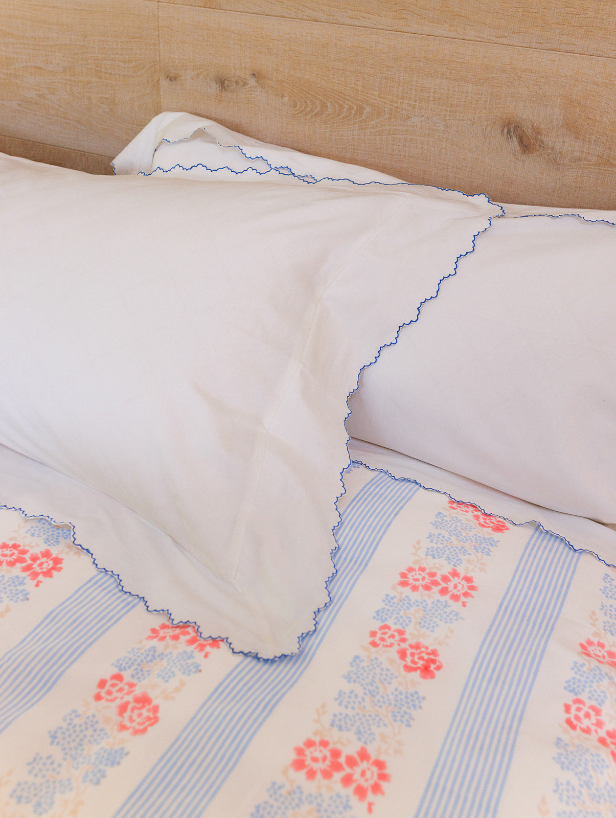 Blue Zigzag Scallop Embroidered Pillowcases