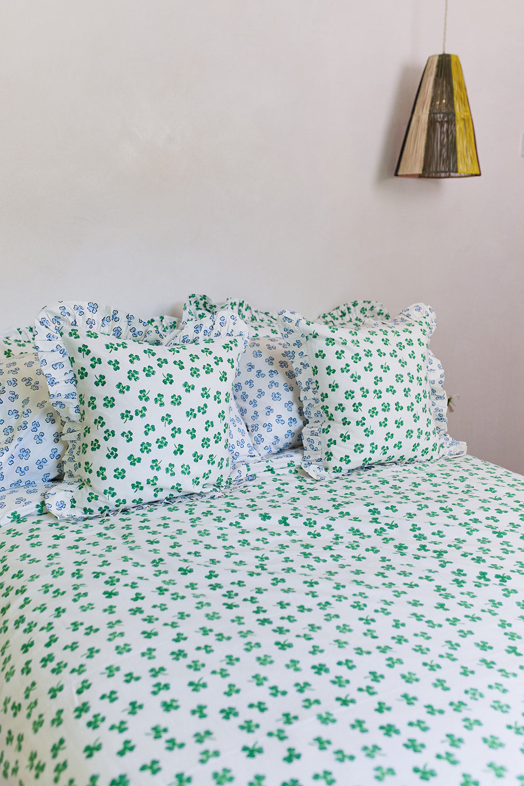 Clover Frill Cushion