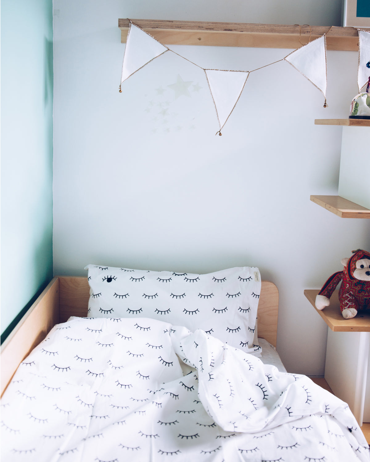 Sleepy wink Toddler Cot Bed Duvet Set and Cot Bedding from Lulu and Nat