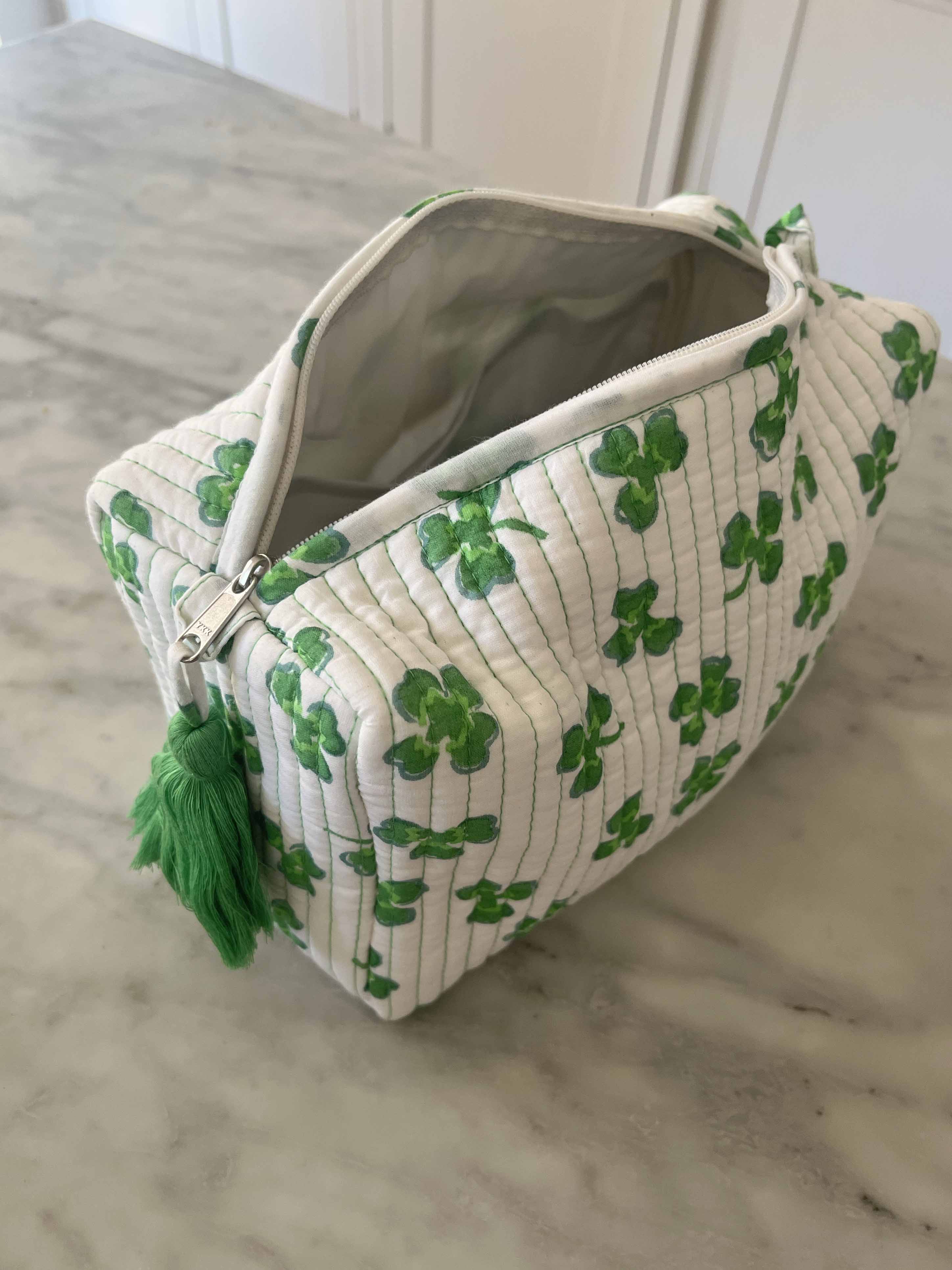 Clover Leaf Wash bag in Green & White