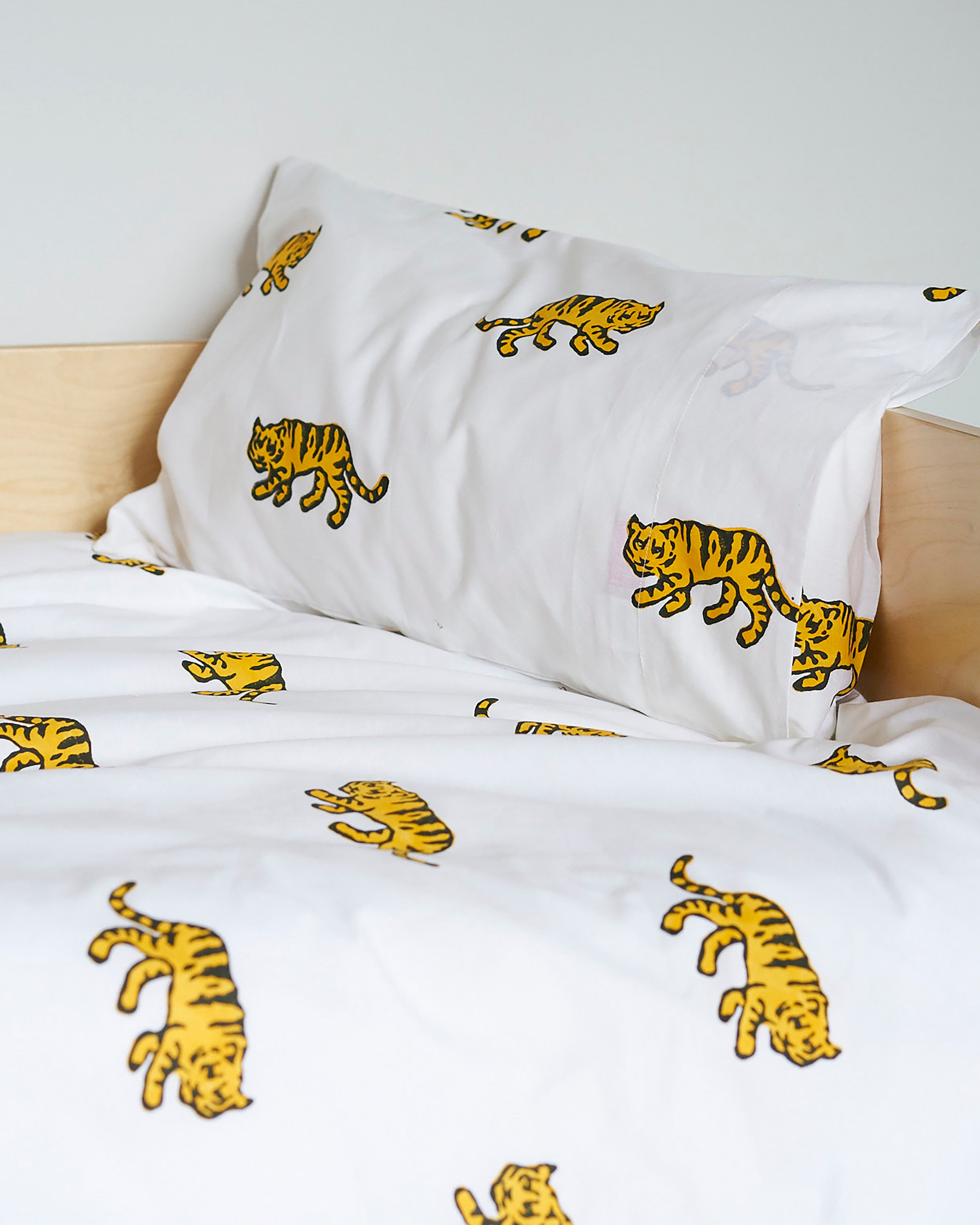Tiger toddler cot bed duvet set