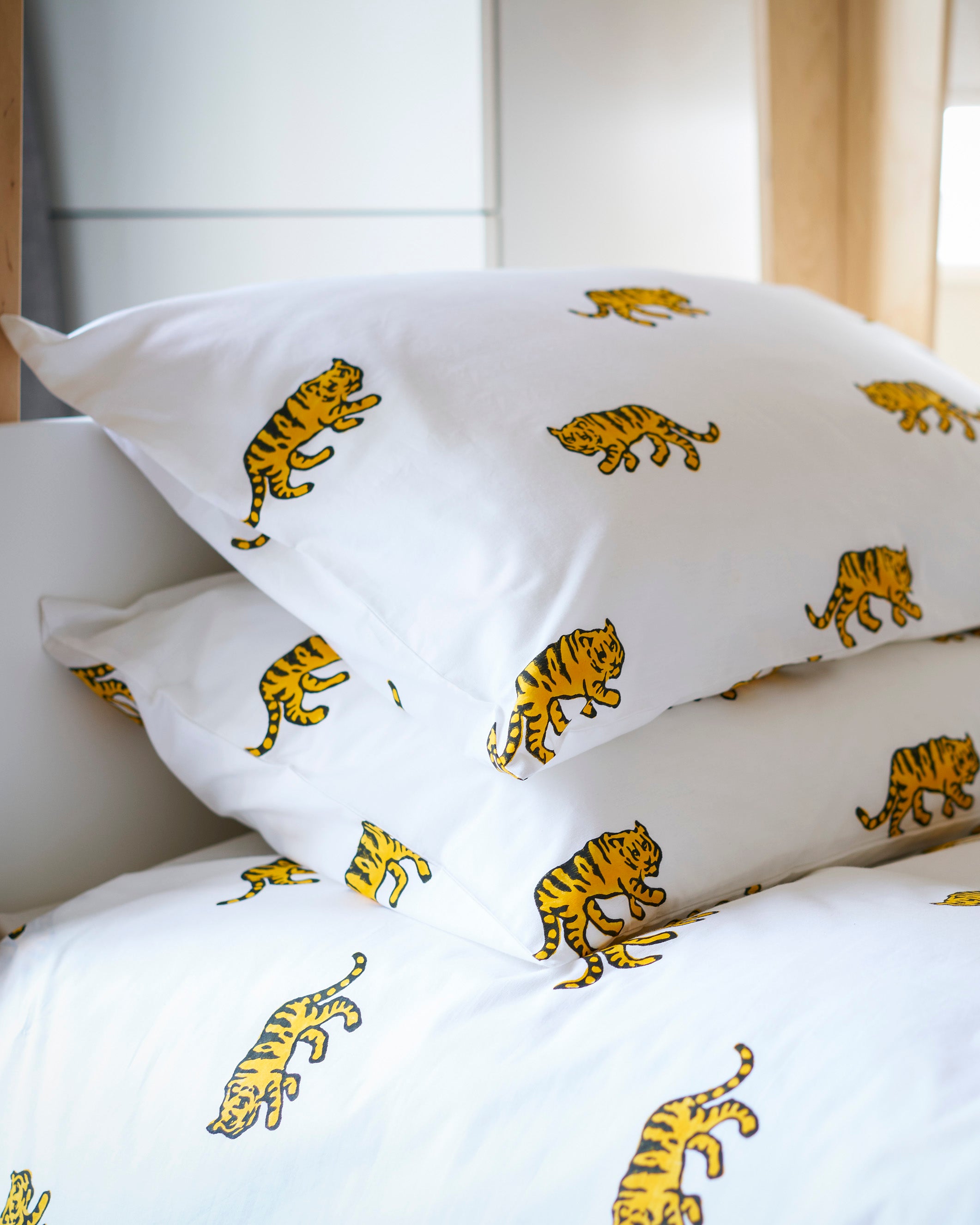 Yellow Tiger single pillowcase