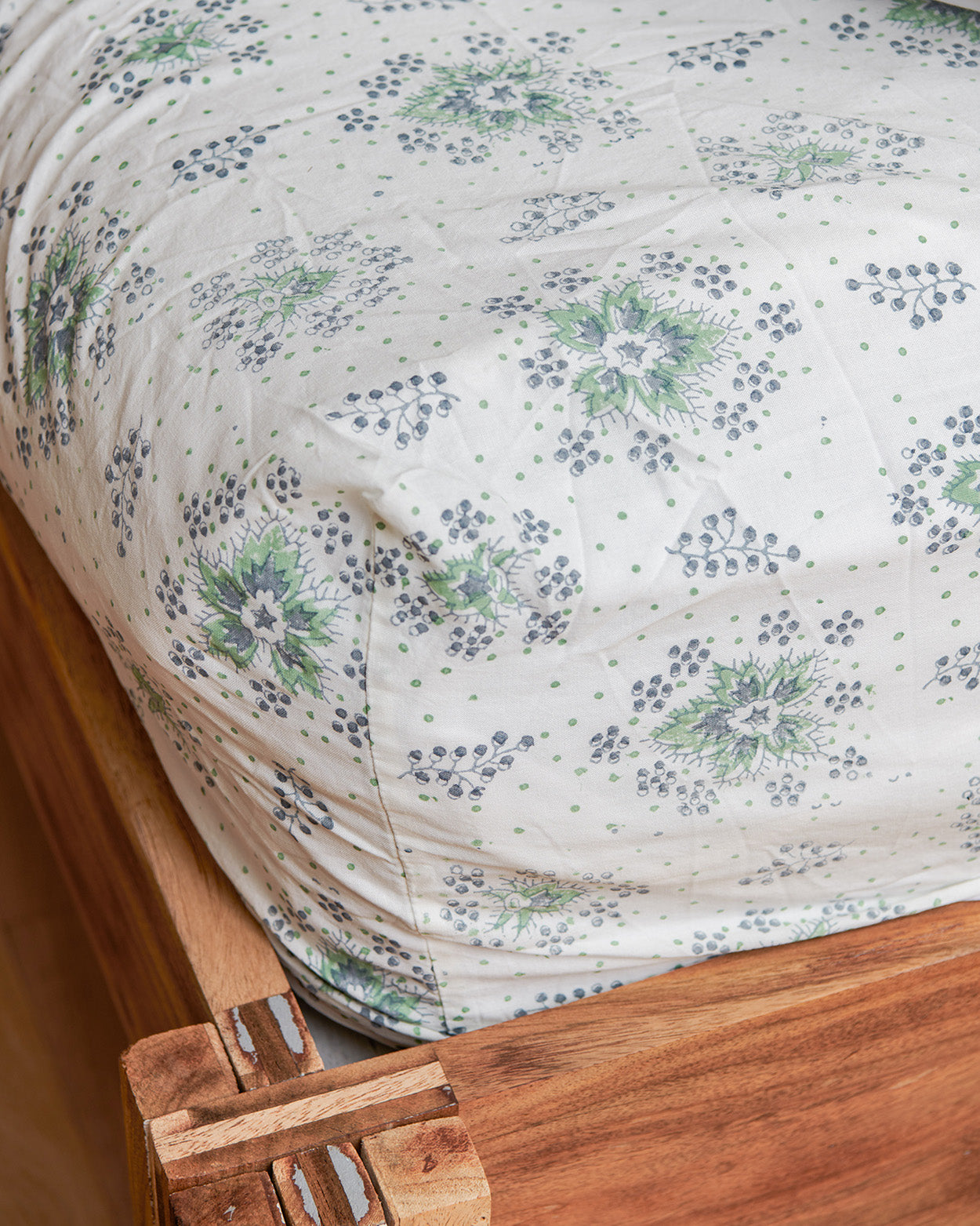 Vintage Blue/Green/Grey leaf fitted sheet