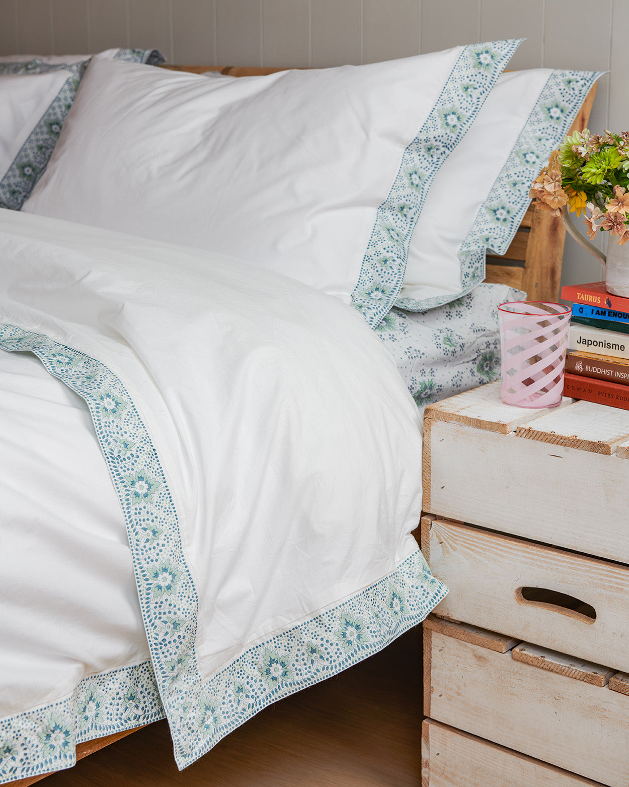 Vintage Blue/Green/Grey leaf and dot bordered duvet cover