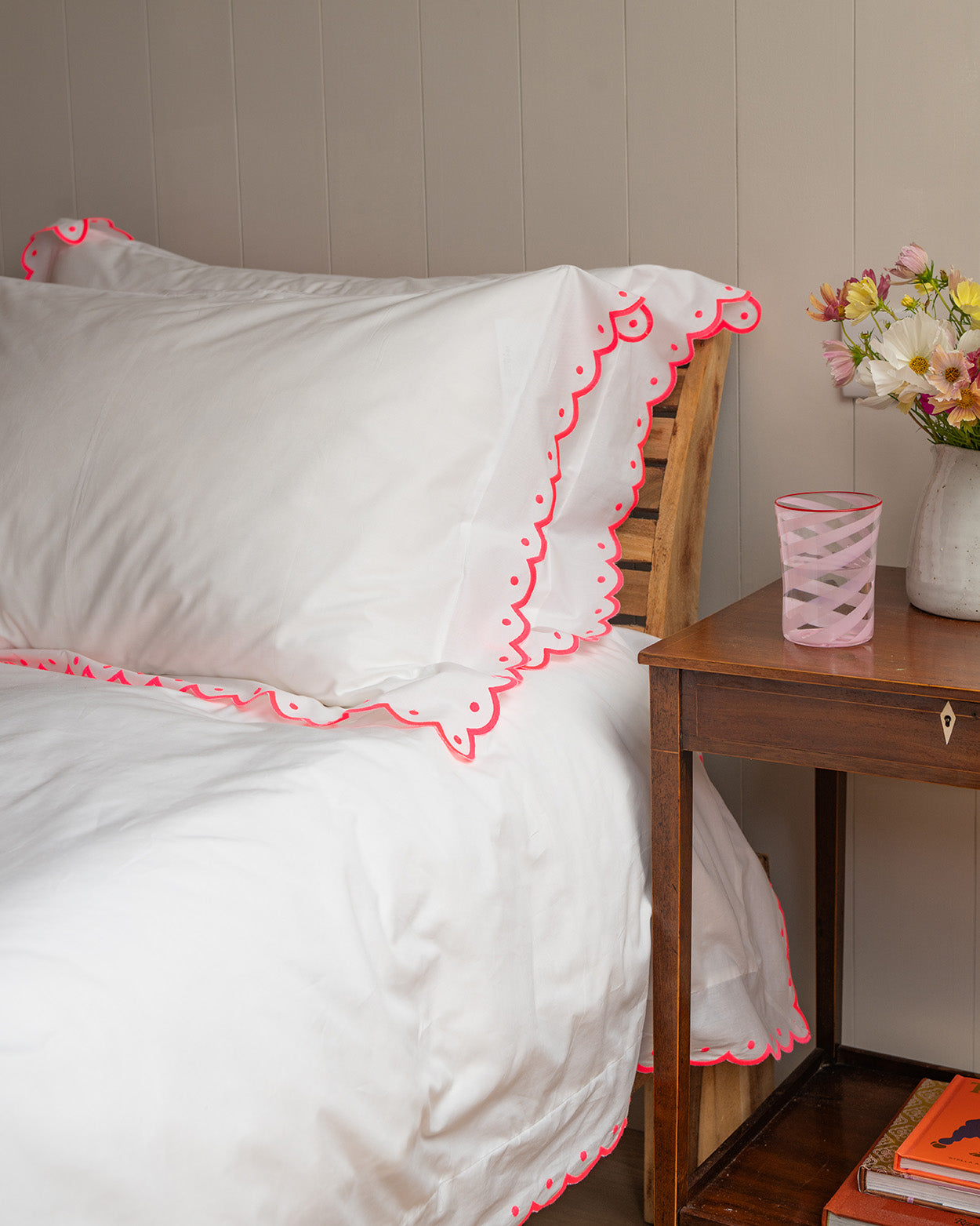 Fluro Pink Scallop bordered set of 2 pillowcases