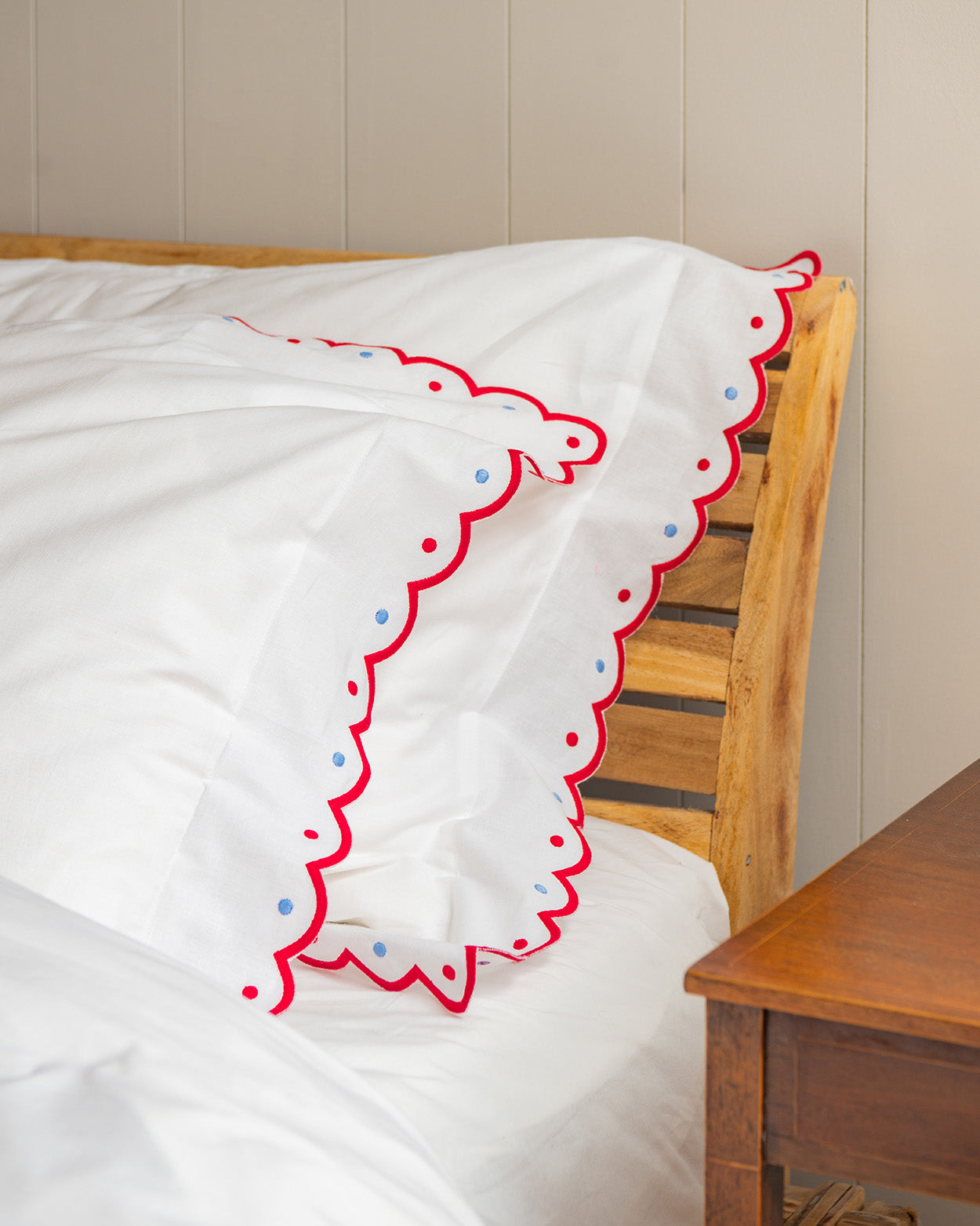 Red & Blue Scallop bordered set of 2 pillowcases