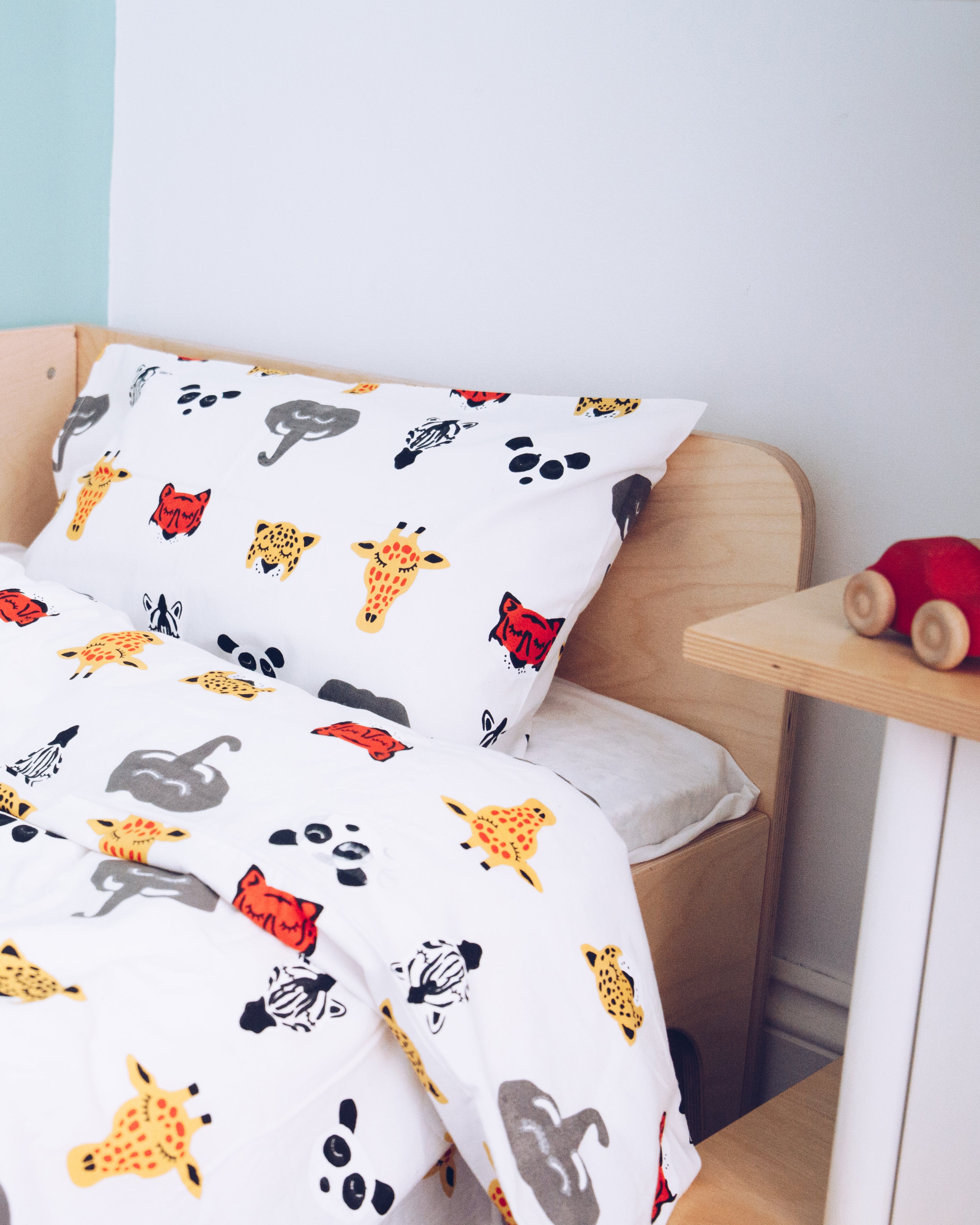 Sleepy Safari Heads toddler cot bed duvet set
