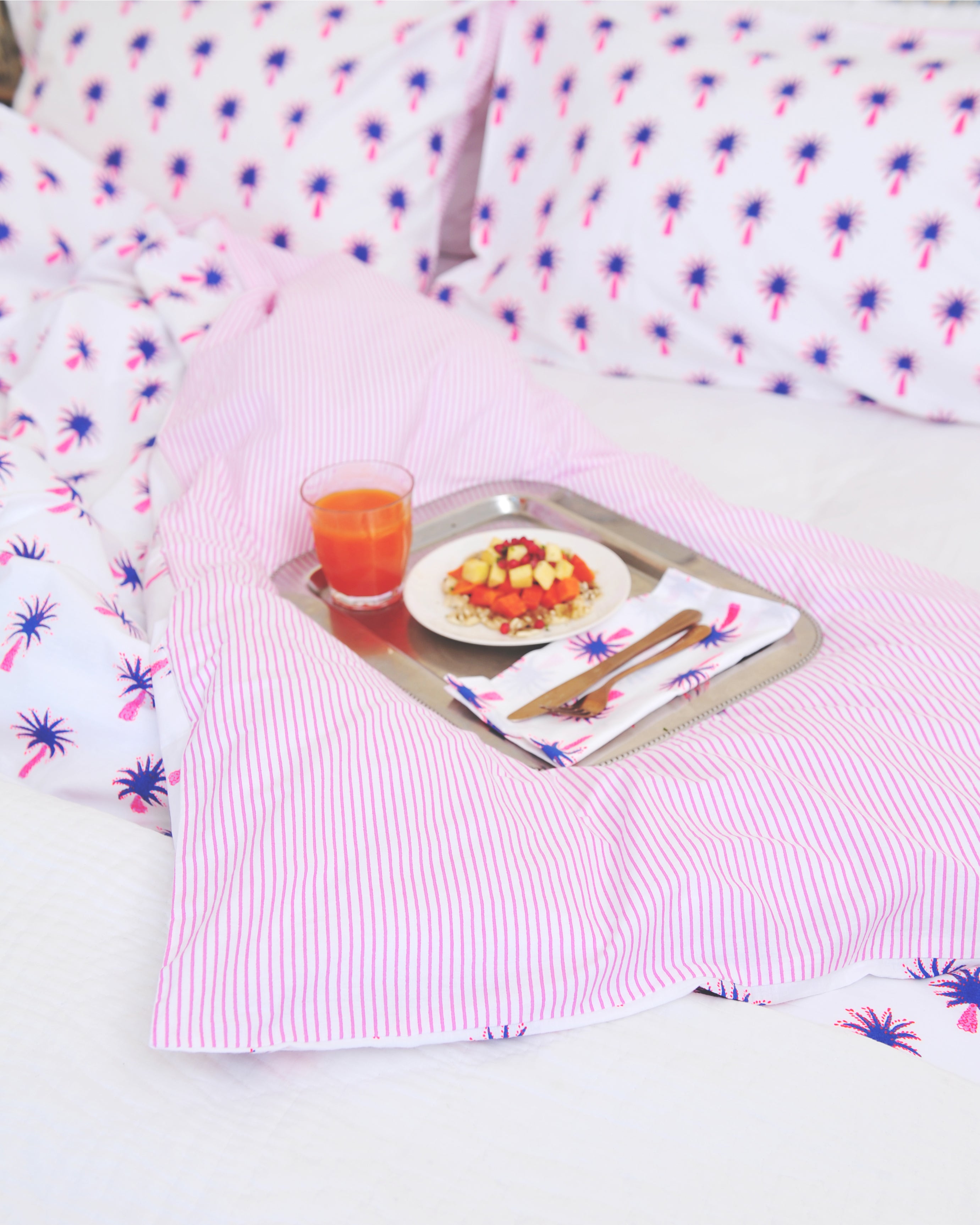 Pink palm tree duvet cover