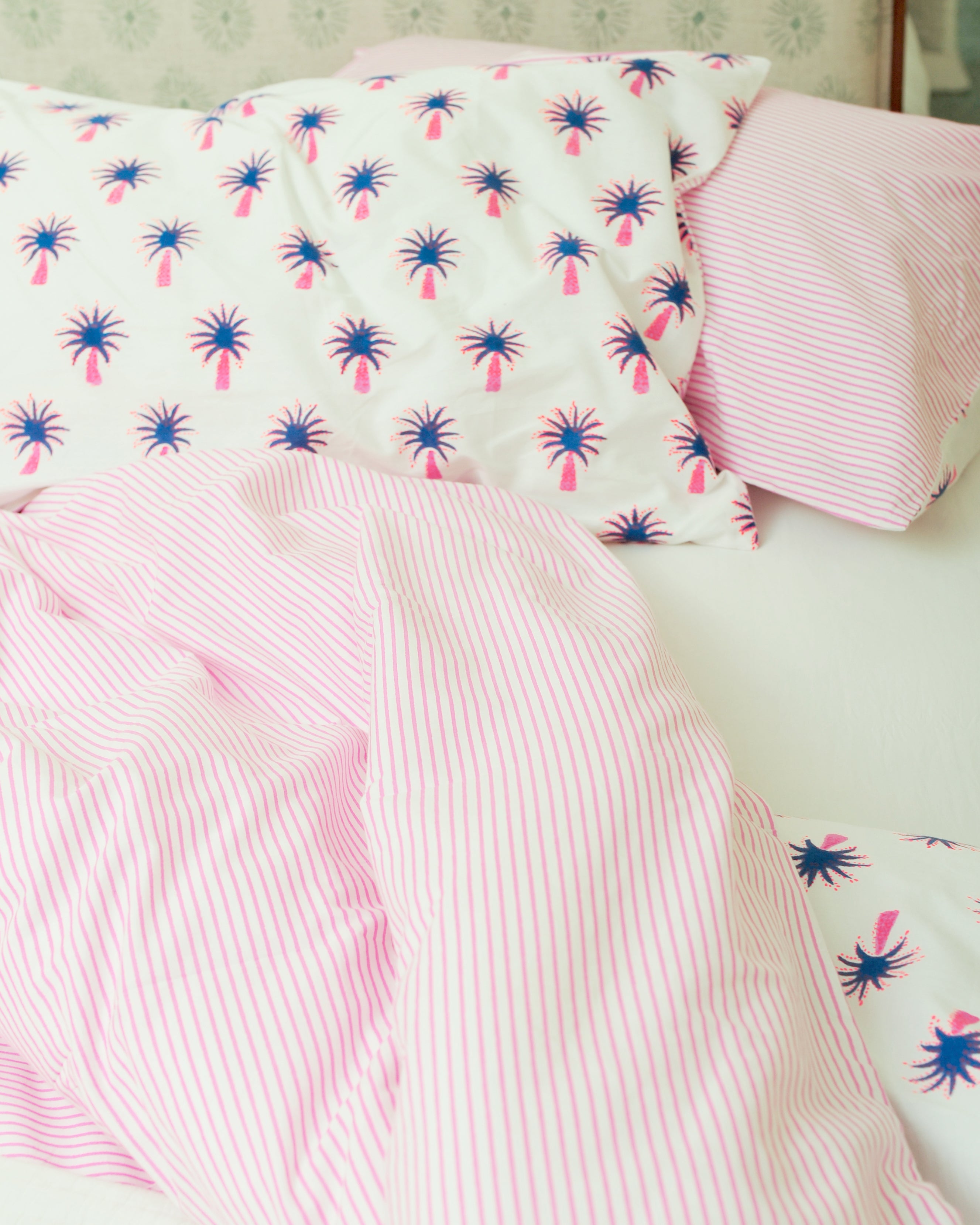 Pink palm single pillowcase
