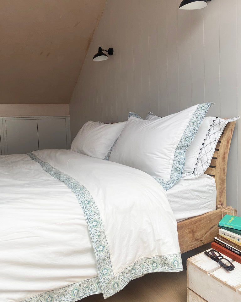 Vintage Blue/Green/Grey leaf and dot bordered duvet cover