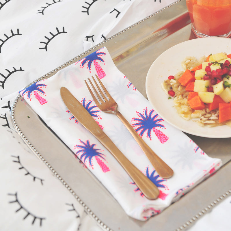 Pink palm tree table cloth